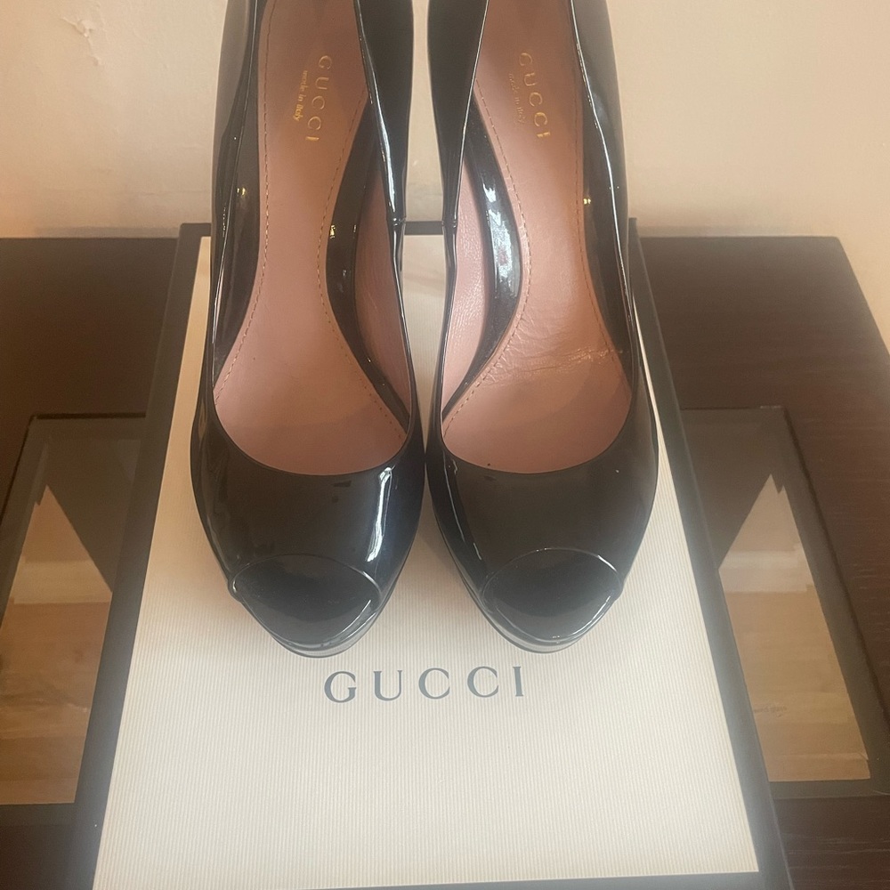 Gucci Patent Leather Peep Toe Stilletos IT 40/US10 - Picture 4 of 5